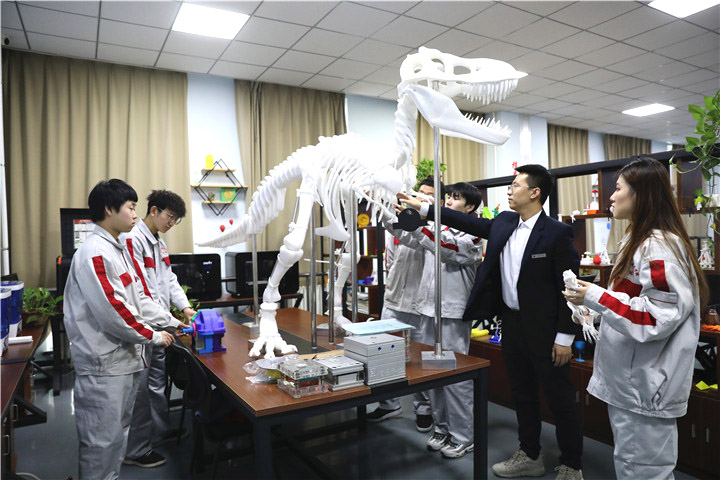 模具設(shè)計(jì)與制造專業(yè)